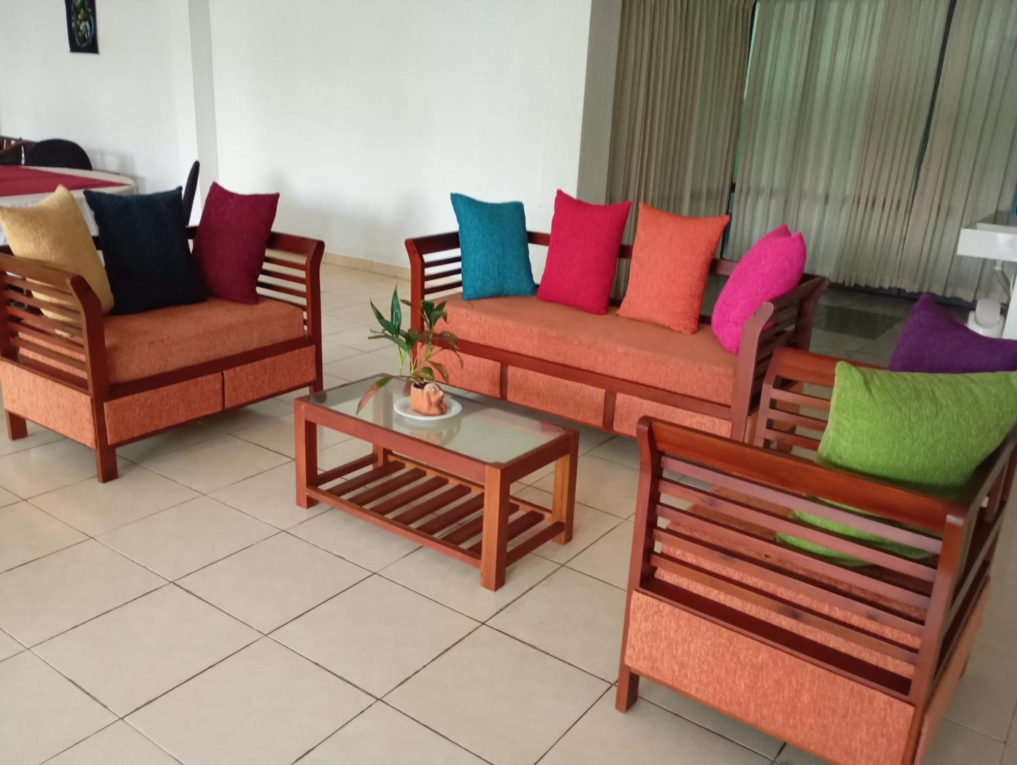 Larn'S Villa Hotel & Apartment Wadduwa Exteriör bild